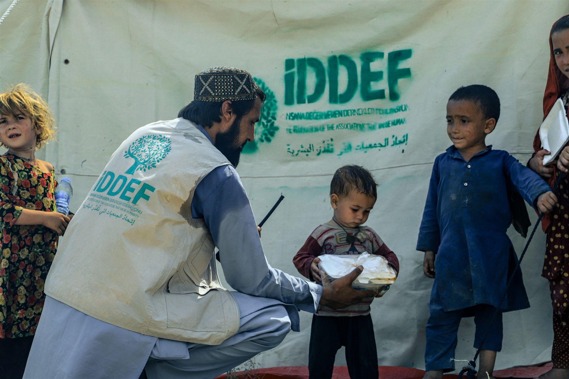 İDDEF, Deprem Felaketi Yaşayan Afganistan'ı Yalnız Bırakmıyor