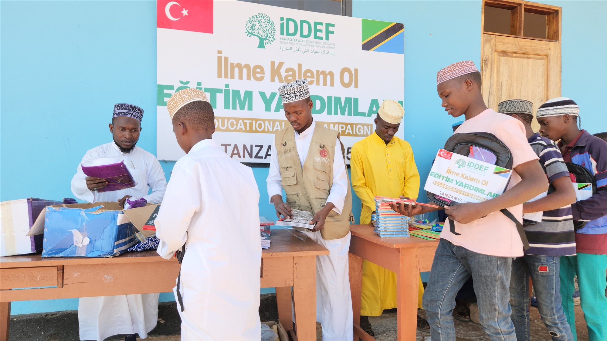İDDEF’ten İhtiyaç Sahibi Öğrencilere Eğitim Seti Hediyesi (6)