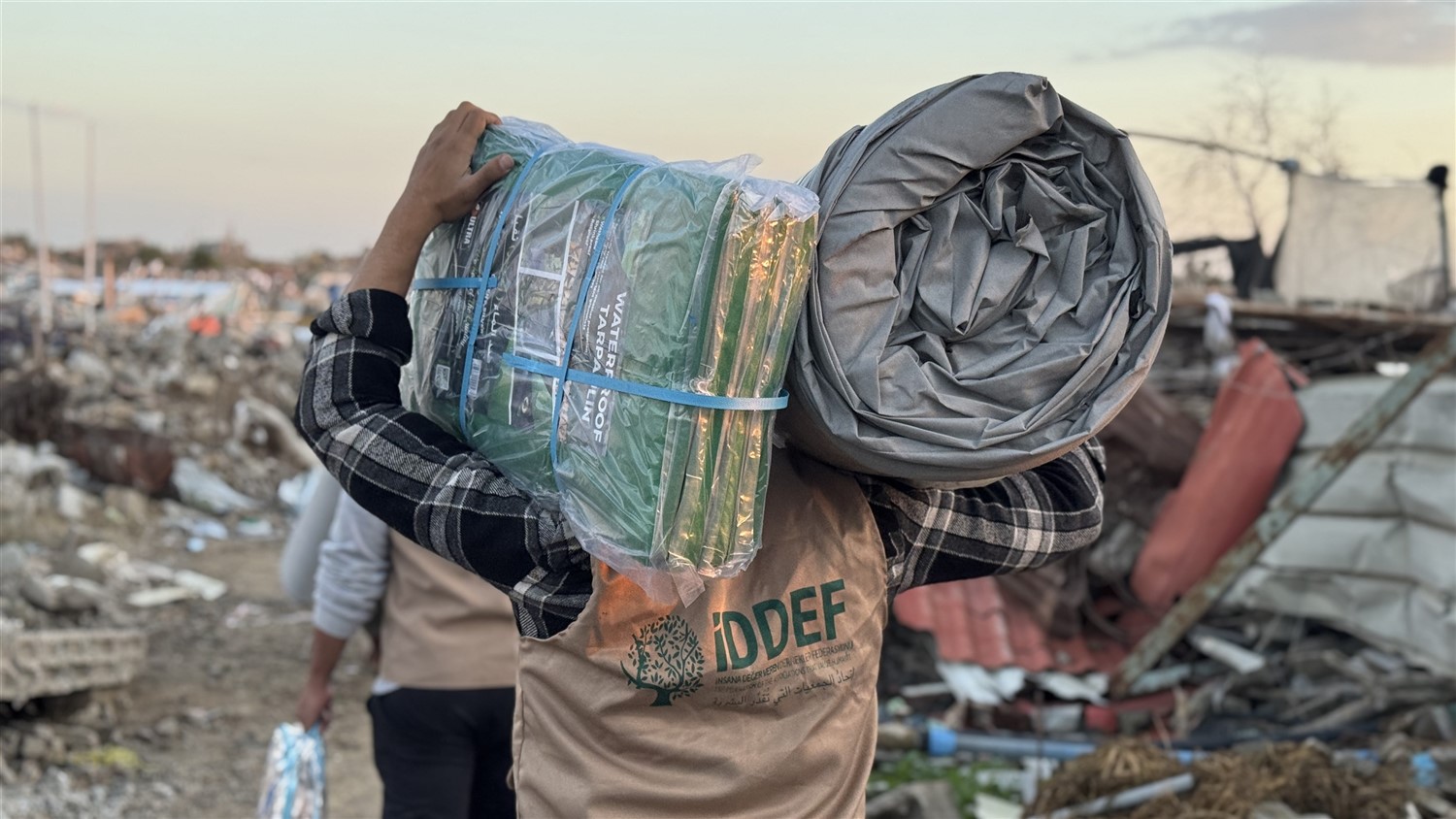 İDDEF, Gazze’ye Kış Yardımlarını Artırdı (4)